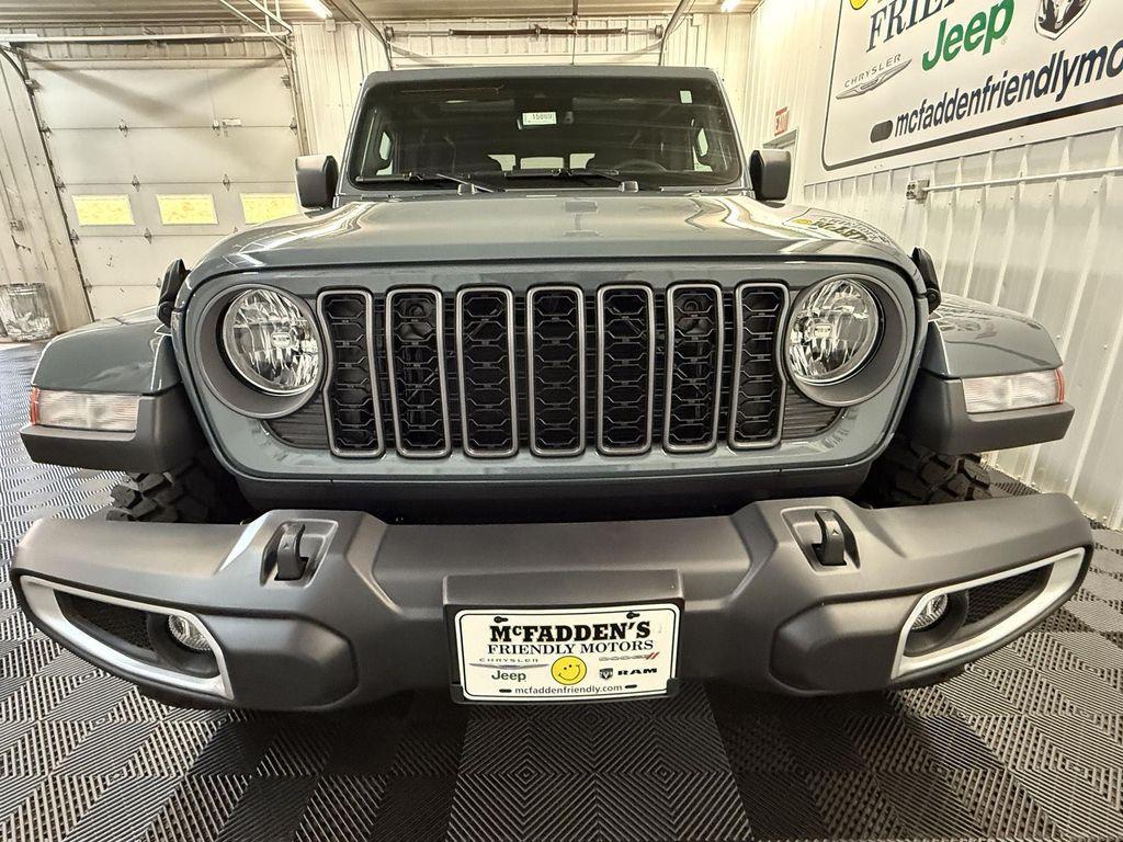 new 2025 Jeep Gladiator car, priced at $46,495