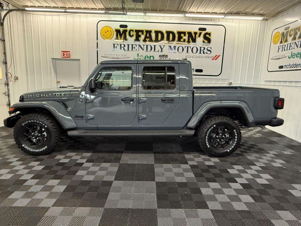new 2025 Jeep Gladiator car, priced at $46,495