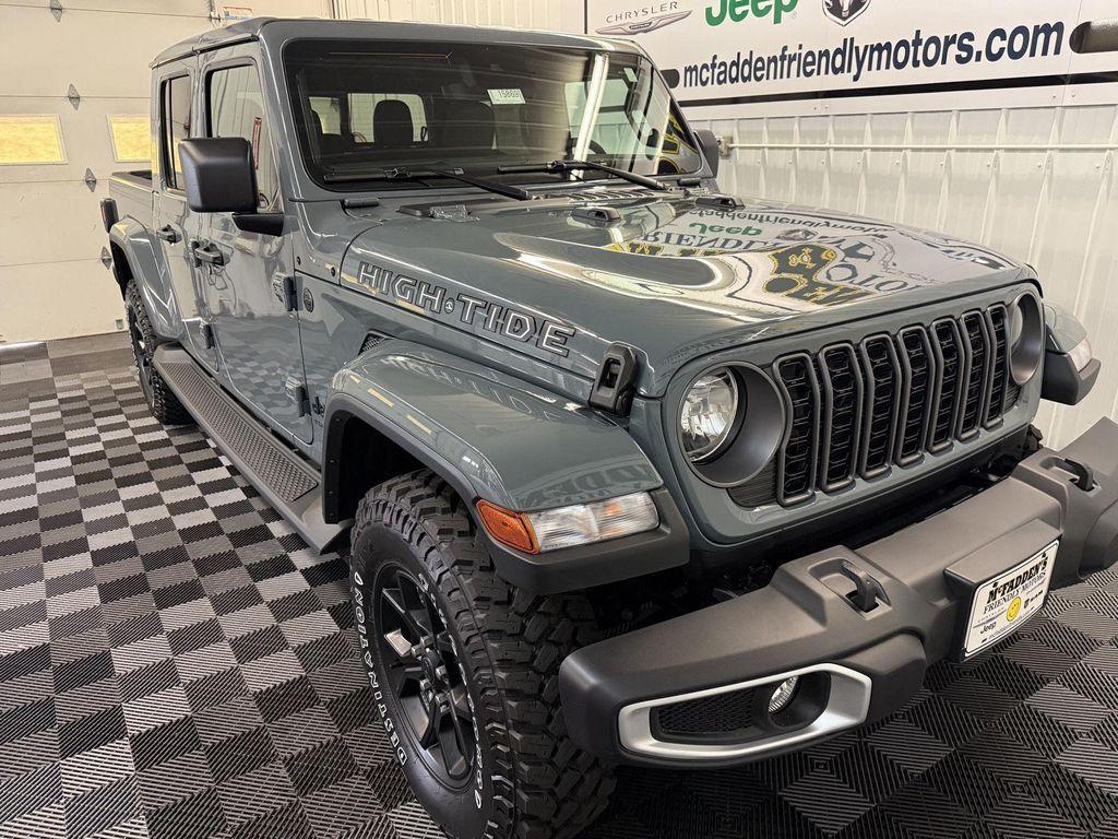 new 2025 Jeep Gladiator car, priced at $46,495