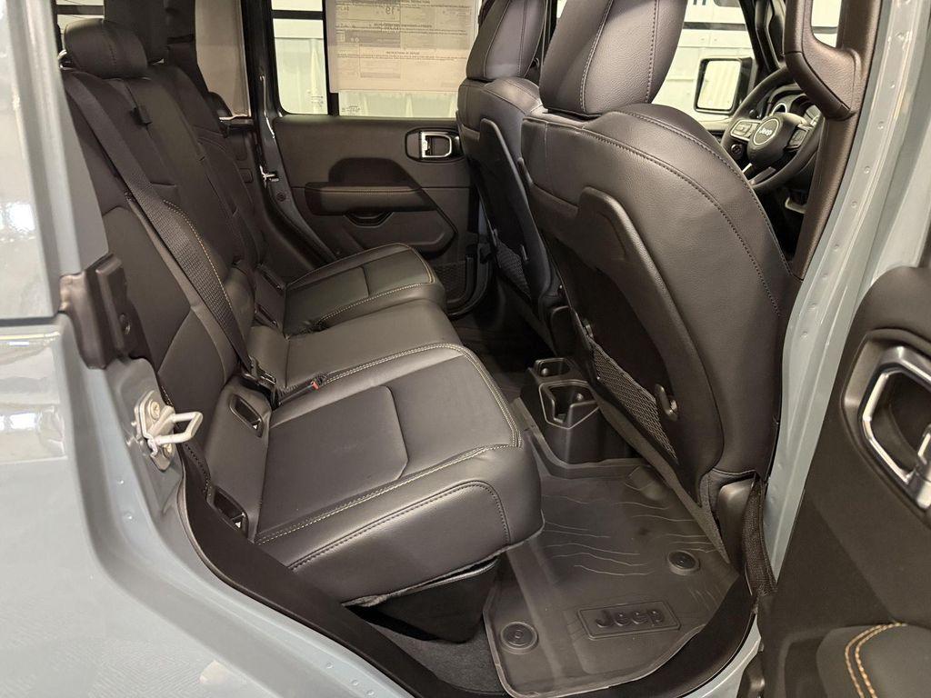 new 2025 Jeep Gladiator car, priced at $46,495
