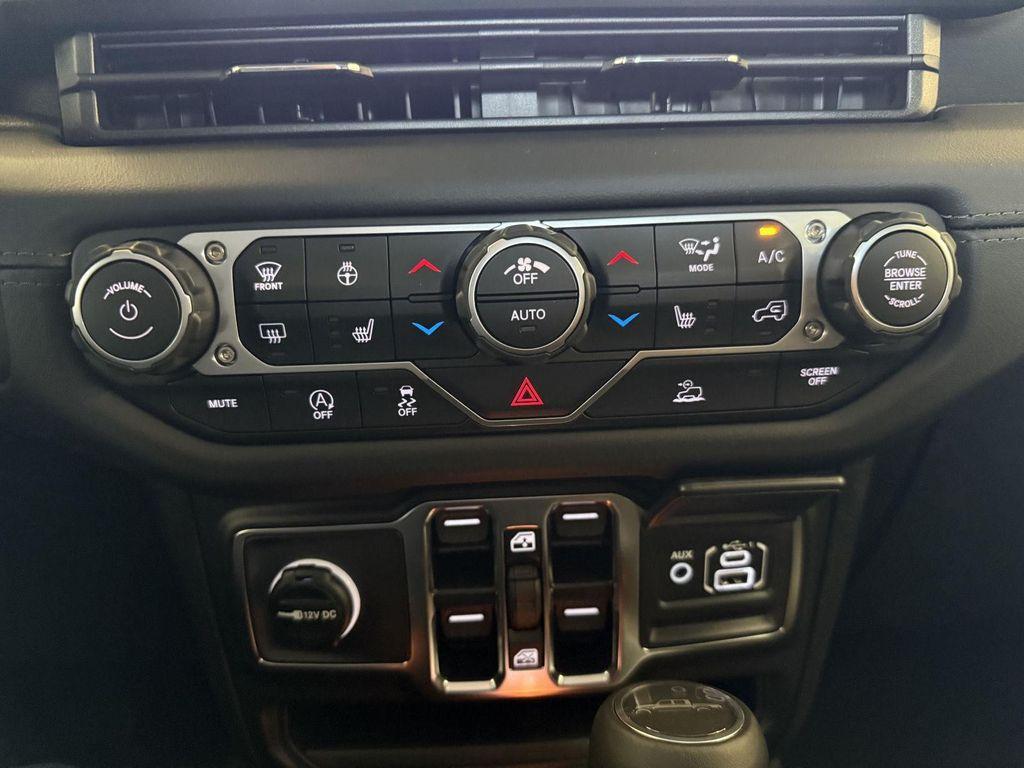 new 2025 Jeep Gladiator car, priced at $46,495