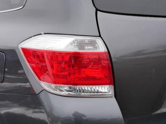 used 2013 Toyota Highlander car, priced at $11,997