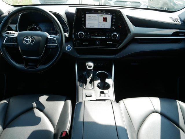 used 2021 Toyota Highlander Hybrid car, priced at $39,998