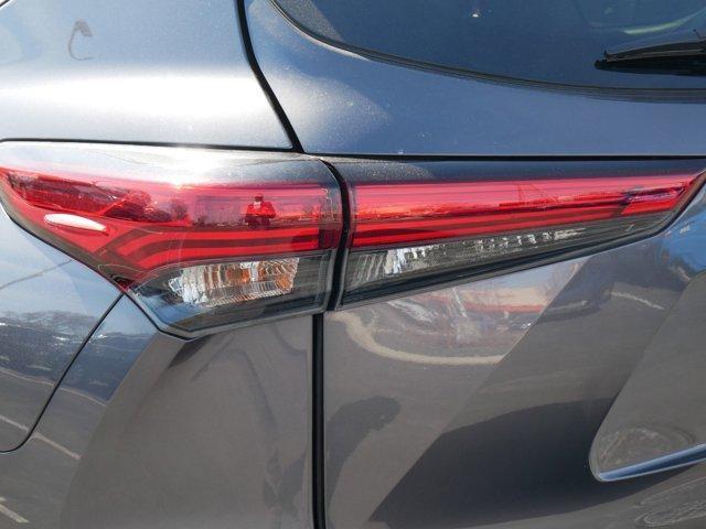 used 2021 Toyota Highlander car, priced at $27,988