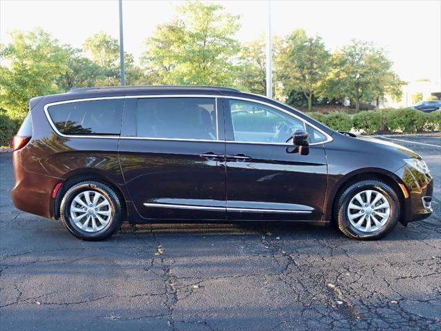 used 2017 Chrysler Pacifica car, priced at $14,350