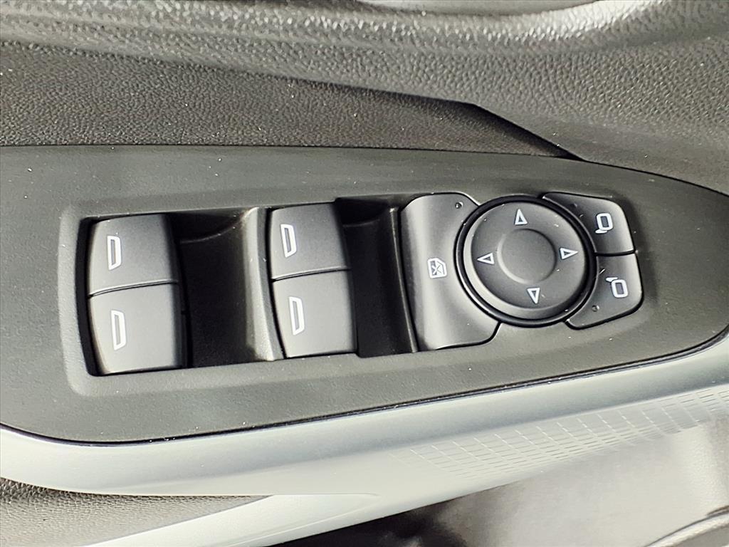 used 2025 Chevrolet Trax car, priced at $21,391