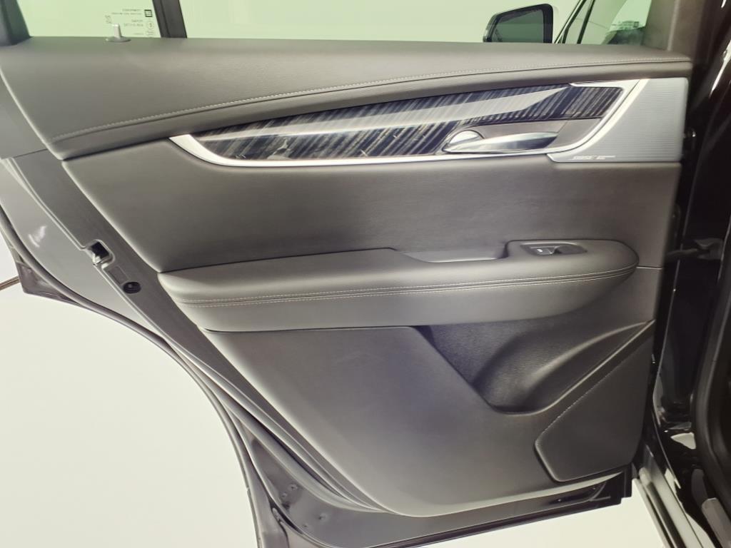 used 2024 Cadillac XT6 car, priced at $41,051