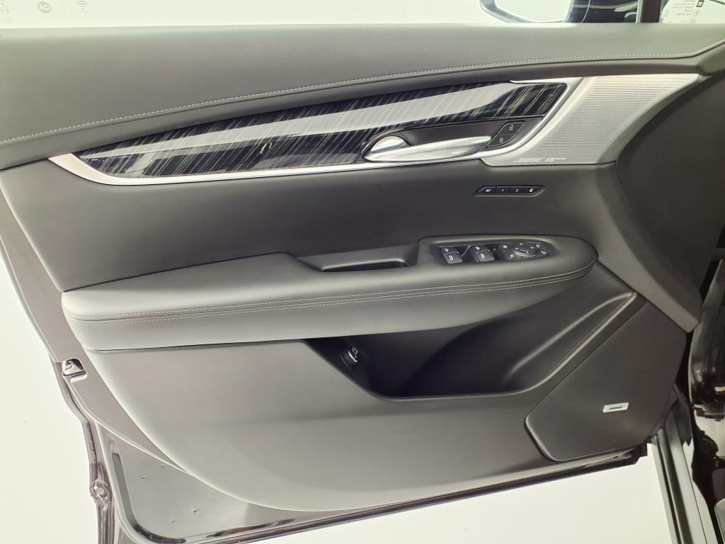 used 2024 Cadillac XT6 car, priced at $41,051