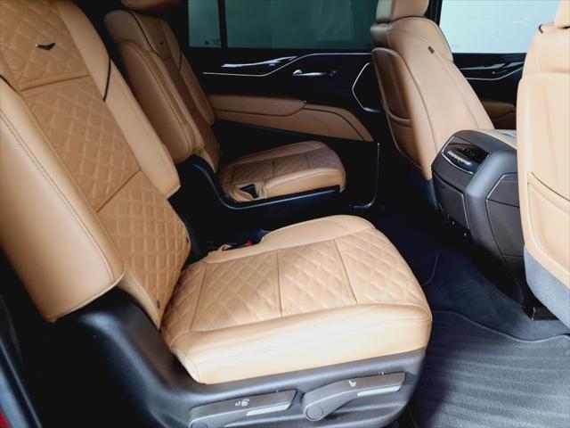 used 2023 Cadillac Escalade ESV car, priced at $75,991