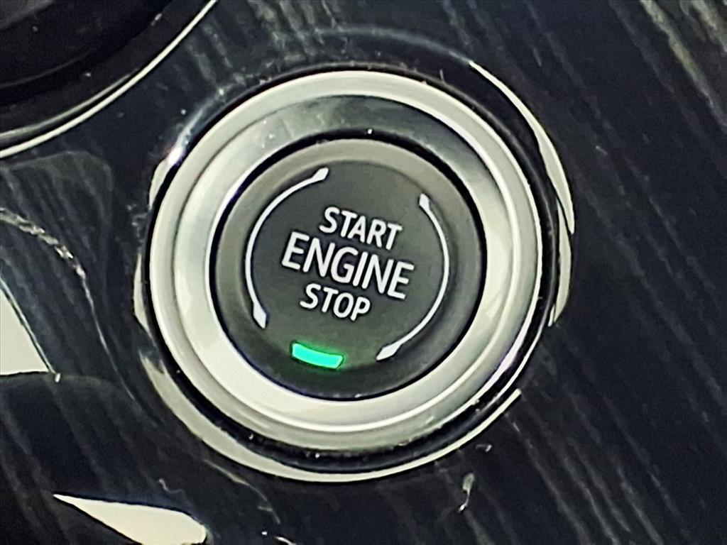 used 2025 Cadillac XT6 car, priced at $34,995