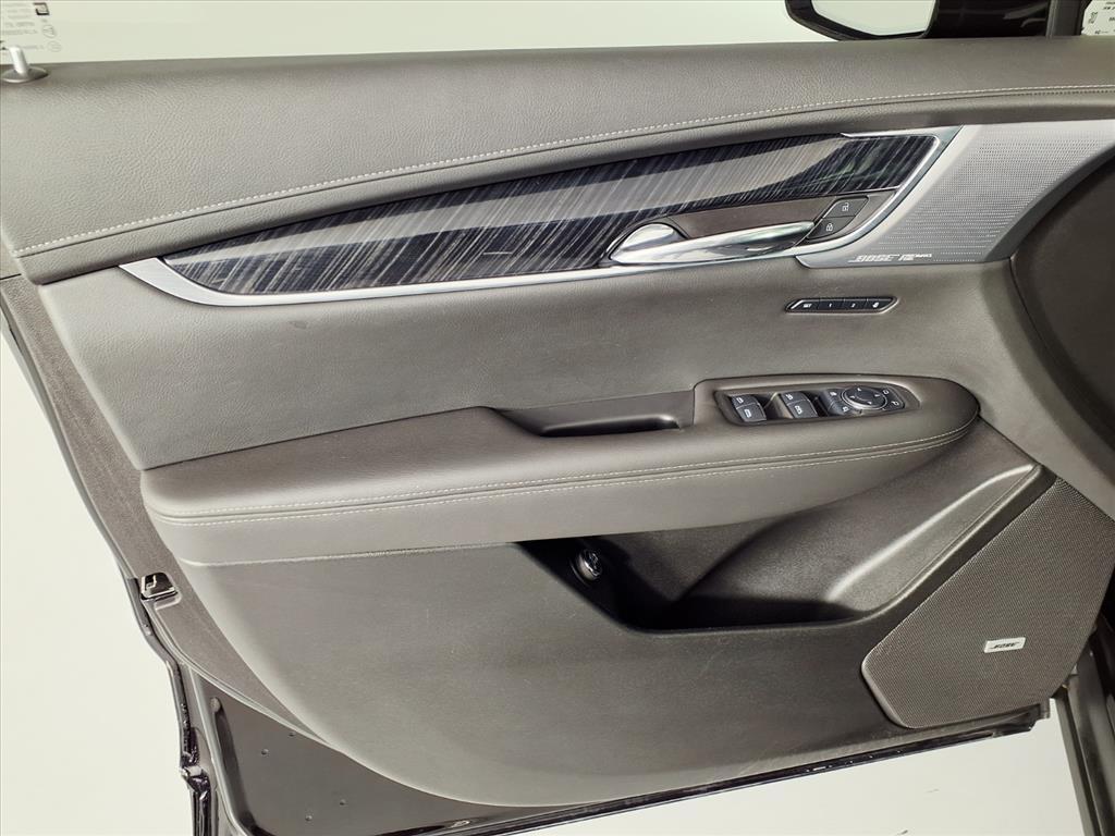 used 2025 Cadillac XT6 car, priced at $34,995