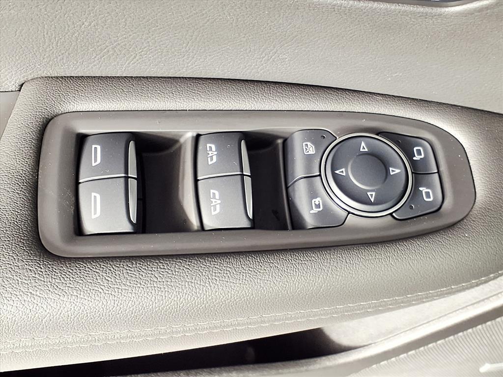 used 2025 Cadillac XT6 car, priced at $34,995