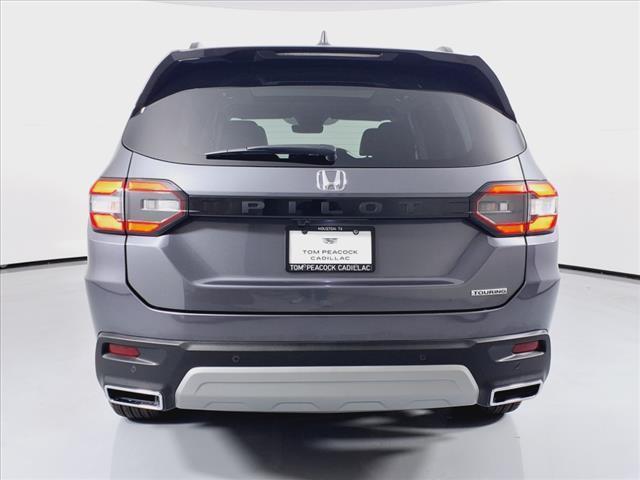 used 2025 Honda Pilot car, priced at $42,981