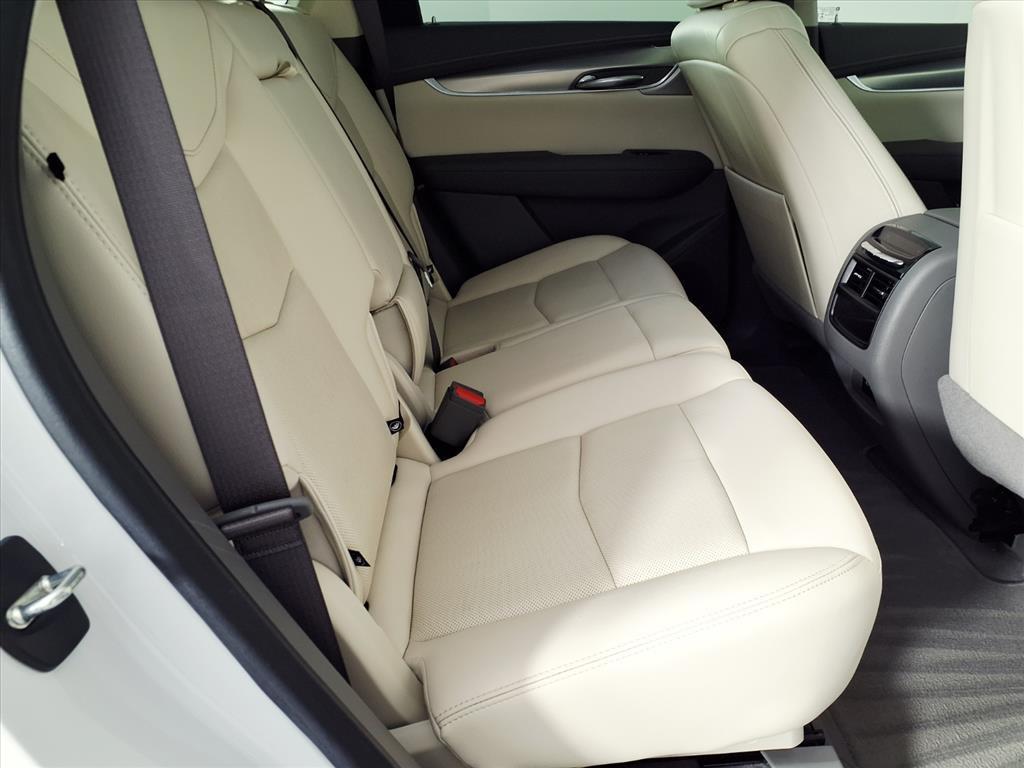 used 2022 Cadillac XT5 car, priced at $31,983