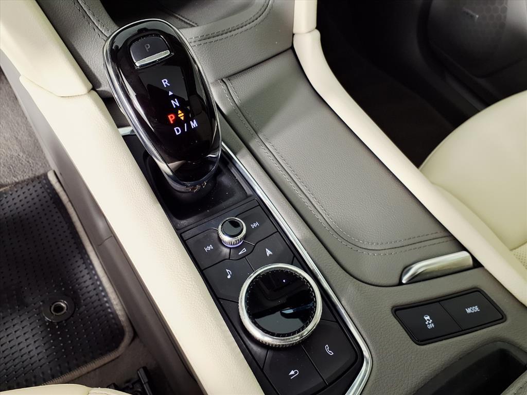 used 2022 Cadillac XT5 car, priced at $31,983