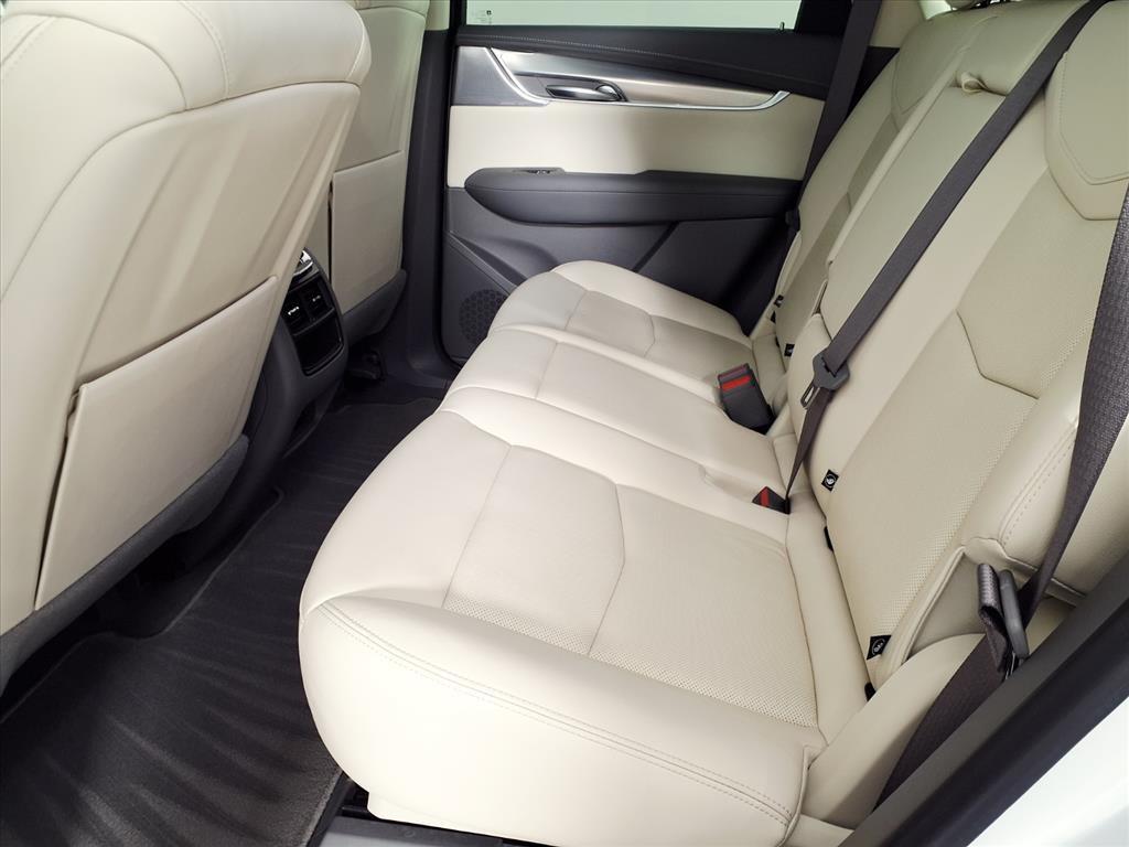 used 2022 Cadillac XT5 car, priced at $31,983