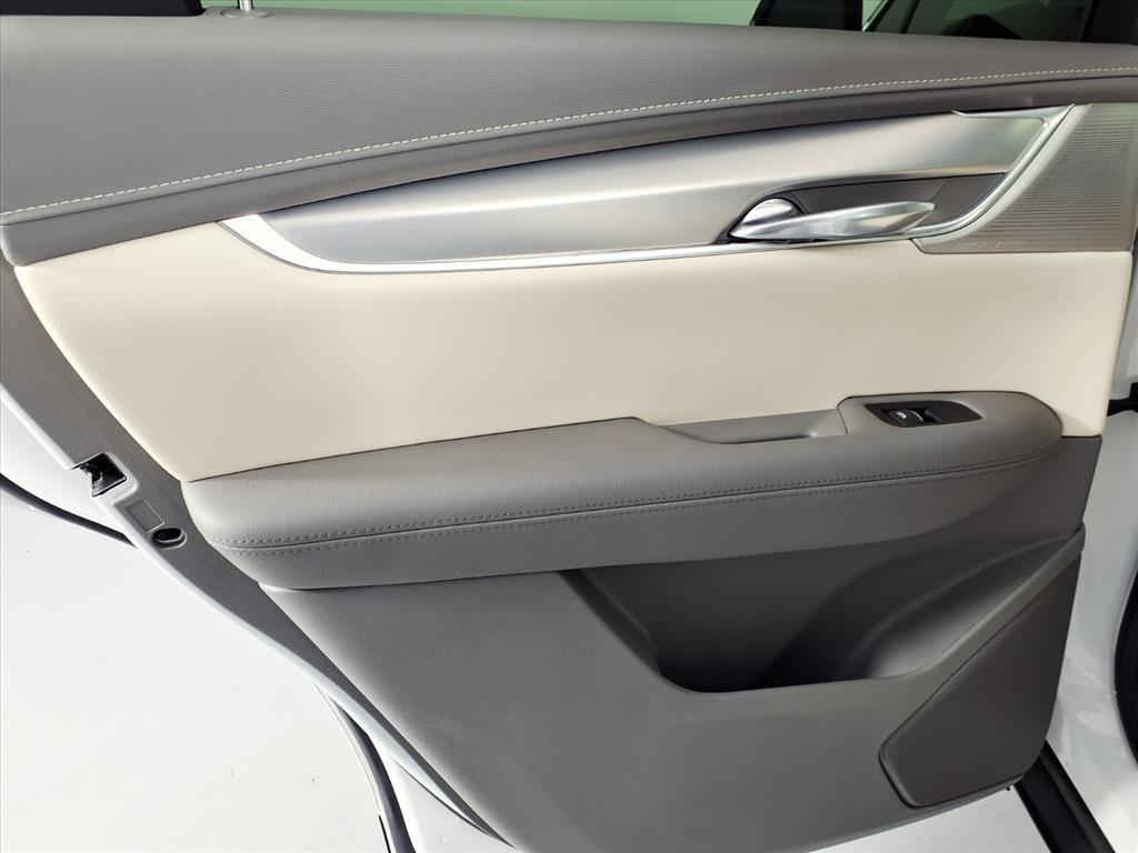 used 2022 Cadillac XT5 car, priced at $31,983