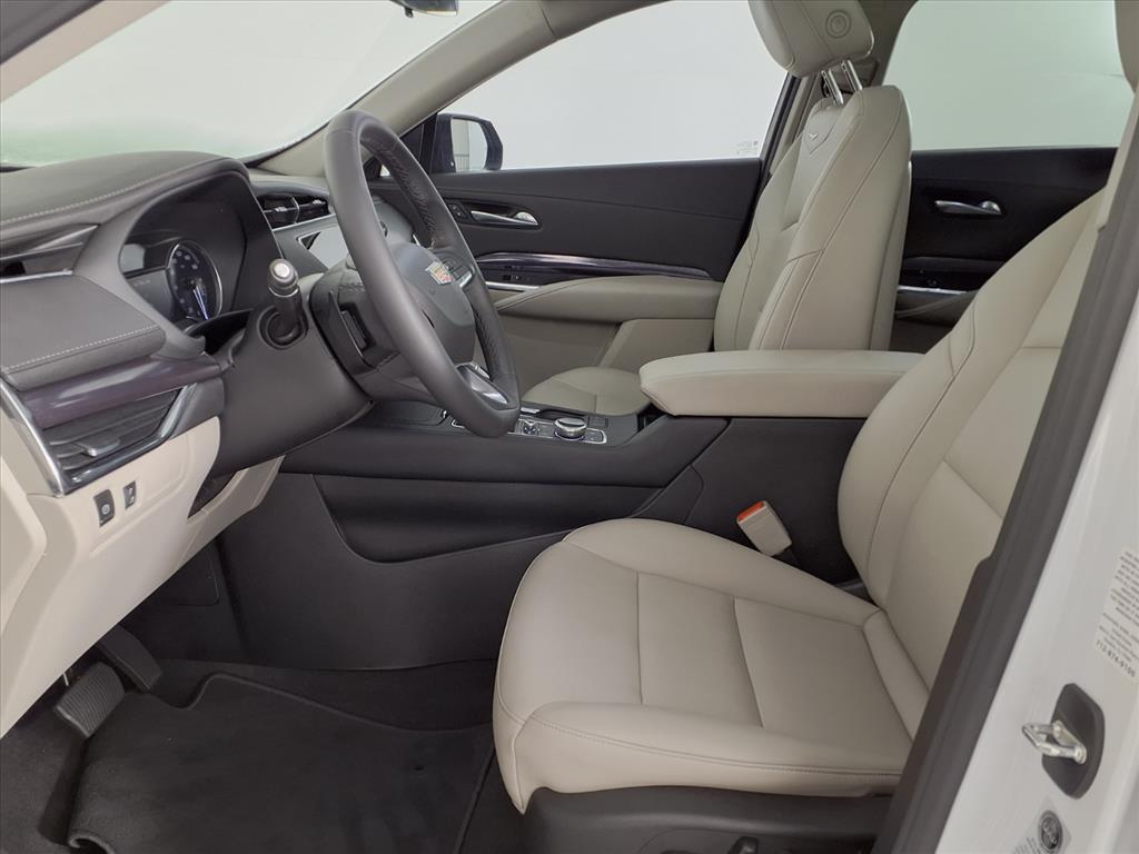 used 2023 Cadillac XT4 car, priced at $30,999