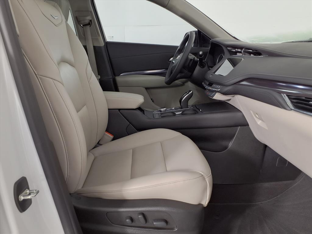 used 2023 Cadillac XT4 car, priced at $30,999