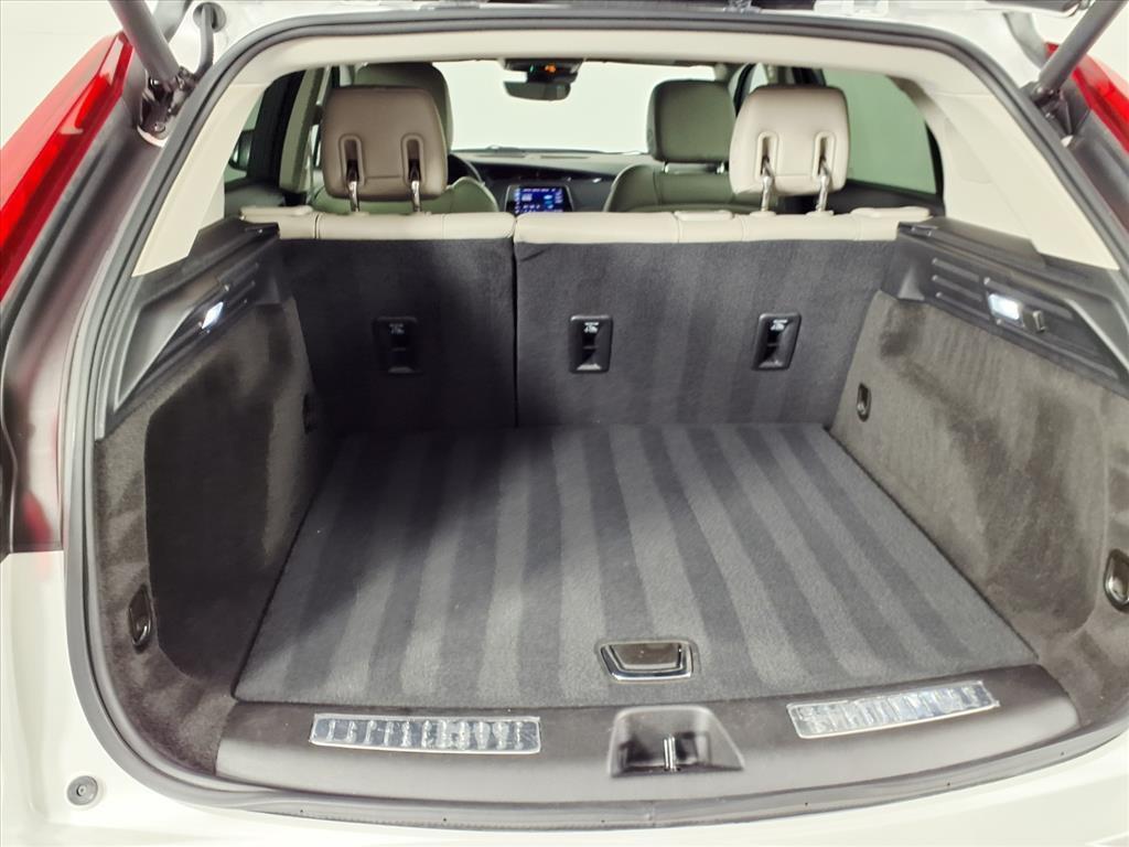 used 2023 Cadillac XT4 car, priced at $32,999