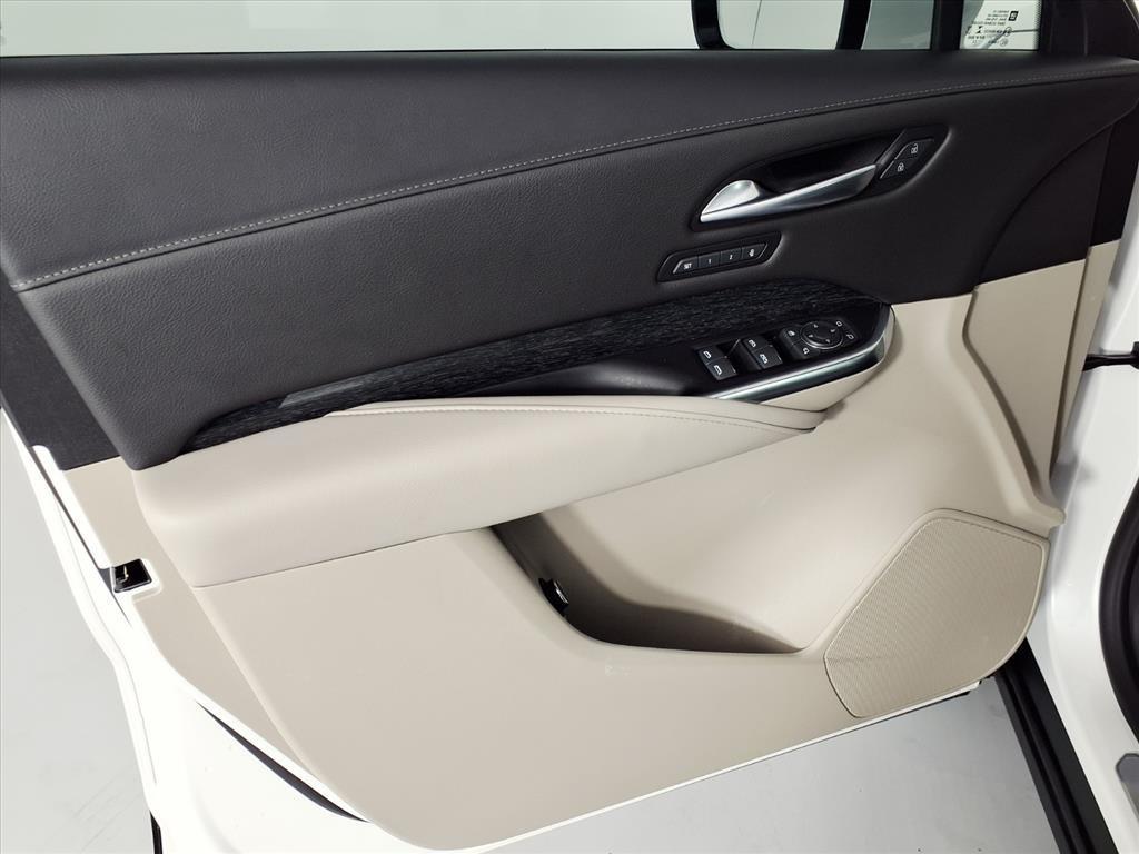 used 2023 Cadillac XT4 car, priced at $32,999