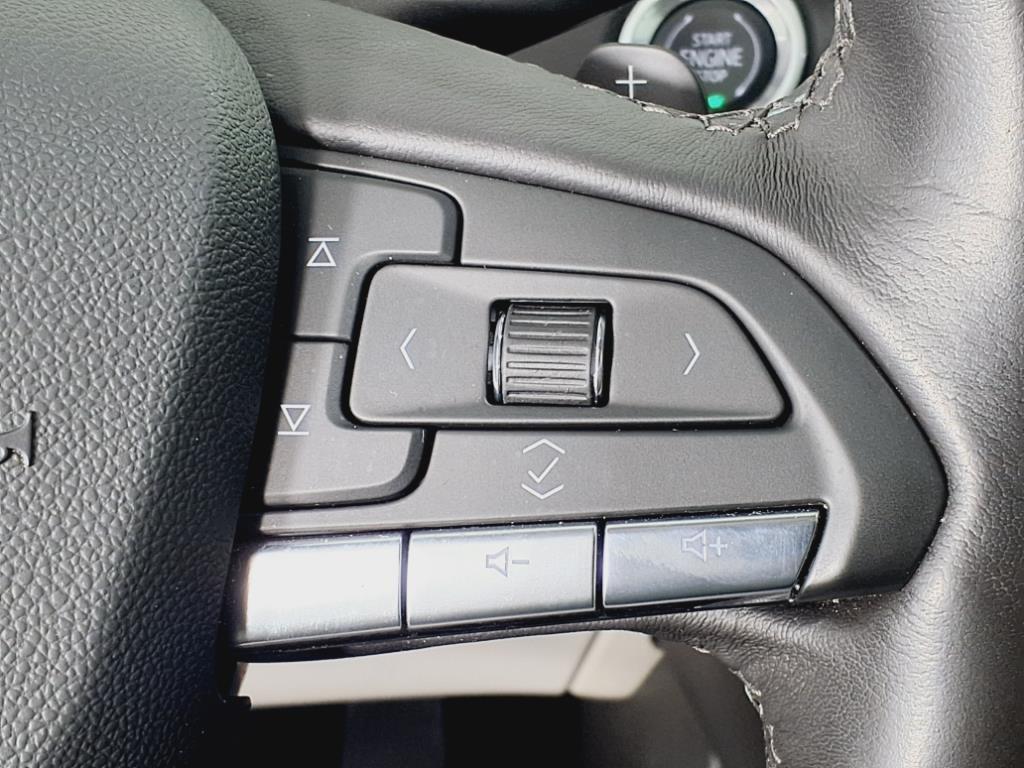 used 2023 Cadillac XT4 car, priced at $30,190