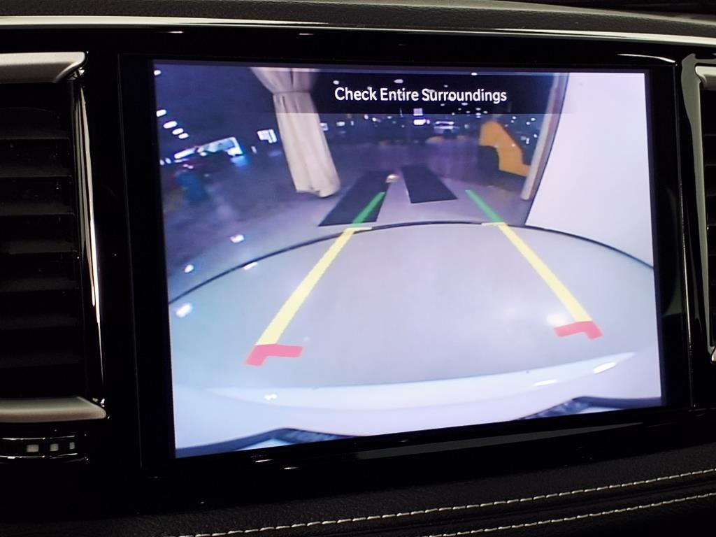 used 2024 Chrysler Pacifica car, priced at $27,998