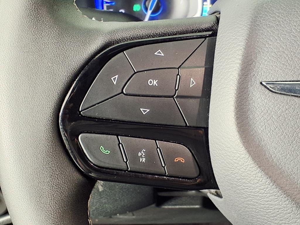 used 2024 Chrysler Pacifica car, priced at $27,998