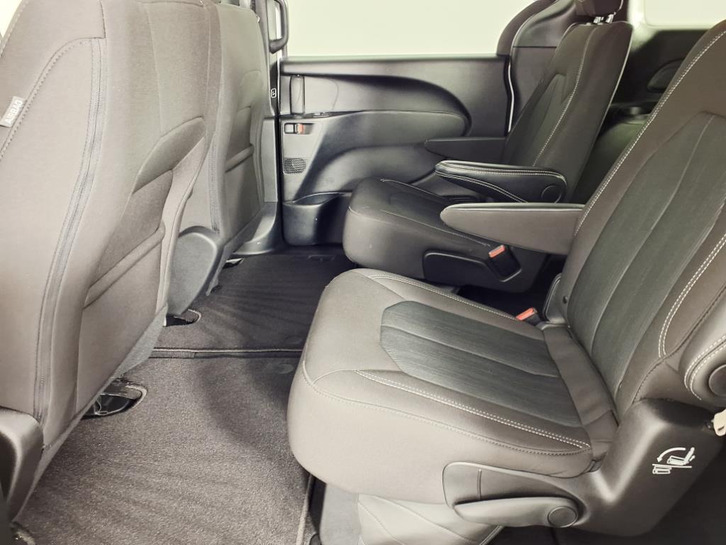 used 2024 Chrysler Pacifica car, priced at $27,998