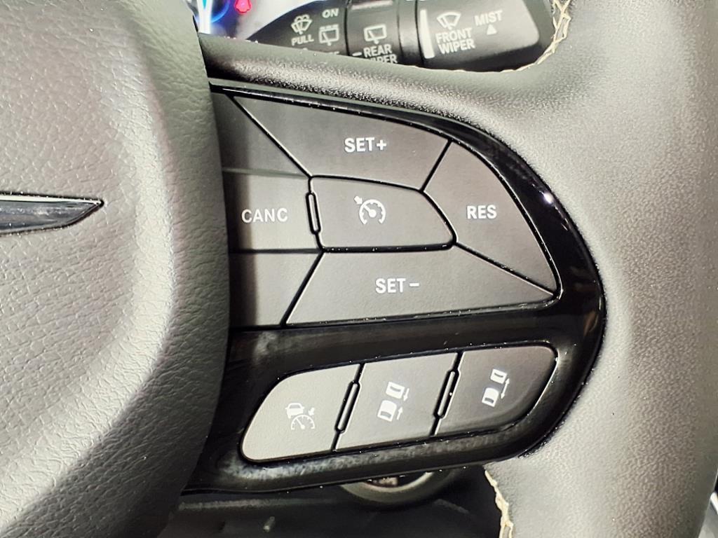 used 2024 Chrysler Pacifica car, priced at $27,998