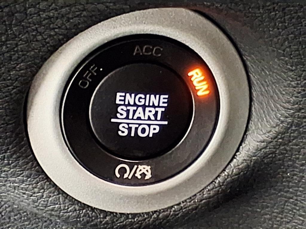 used 2024 Chrysler Pacifica car, priced at $27,998