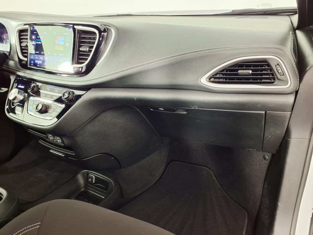 used 2024 Chrysler Pacifica car, priced at $27,998