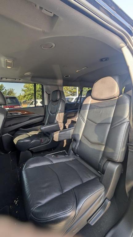 used 2019 Cadillac Escalade ESV car, priced at $33,995