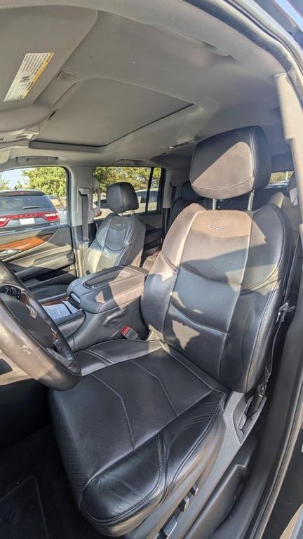 used 2019 Cadillac Escalade ESV car, priced at $33,995