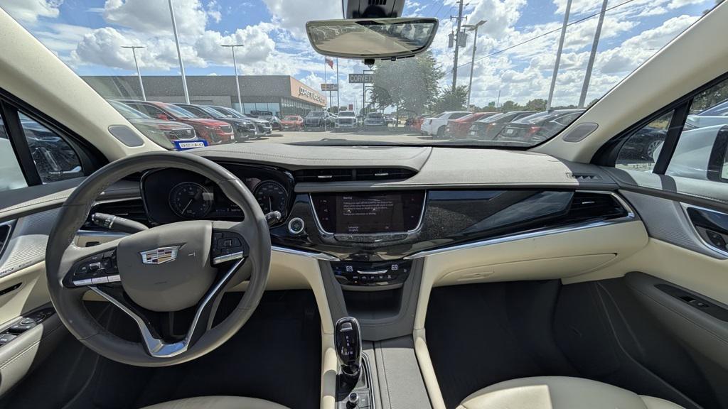 used 2023 Cadillac XT6 car, priced at $42,995