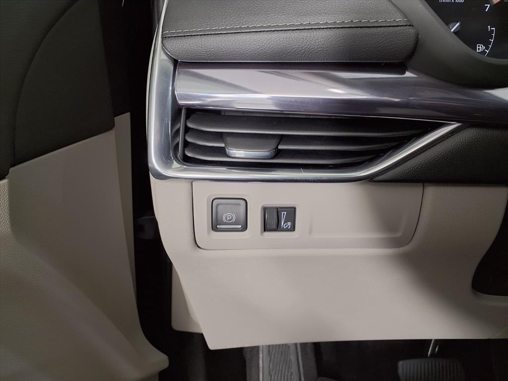 used 2023 Cadillac XT4 car, priced at $26,995