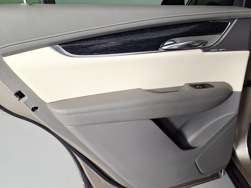 used 2022 Cadillac XT6 car, priced at $35,999