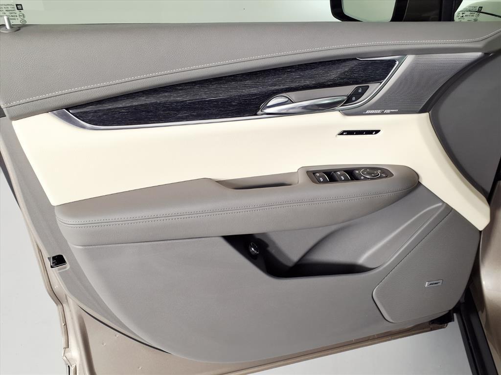 used 2022 Cadillac XT6 car, priced at $35,999