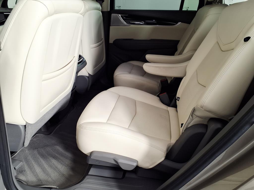 used 2022 Cadillac XT6 car, priced at $35,999