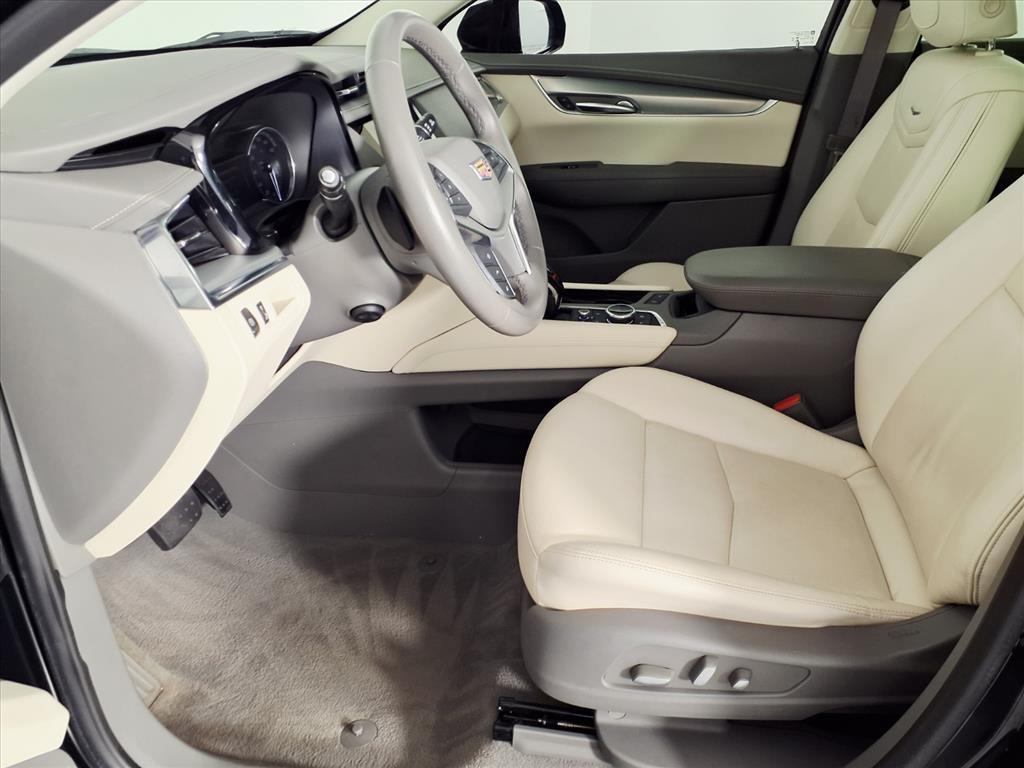 used 2021 Cadillac XT5 car, priced at $32,262
