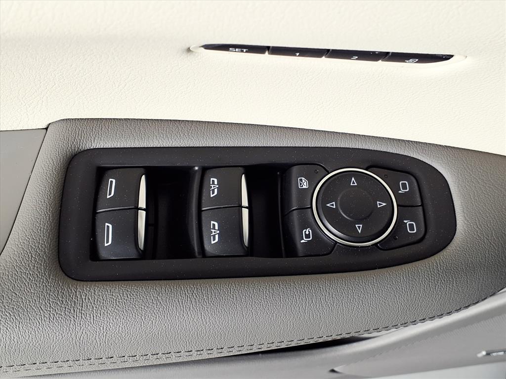 used 2021 Cadillac XT5 car, priced at $32,262