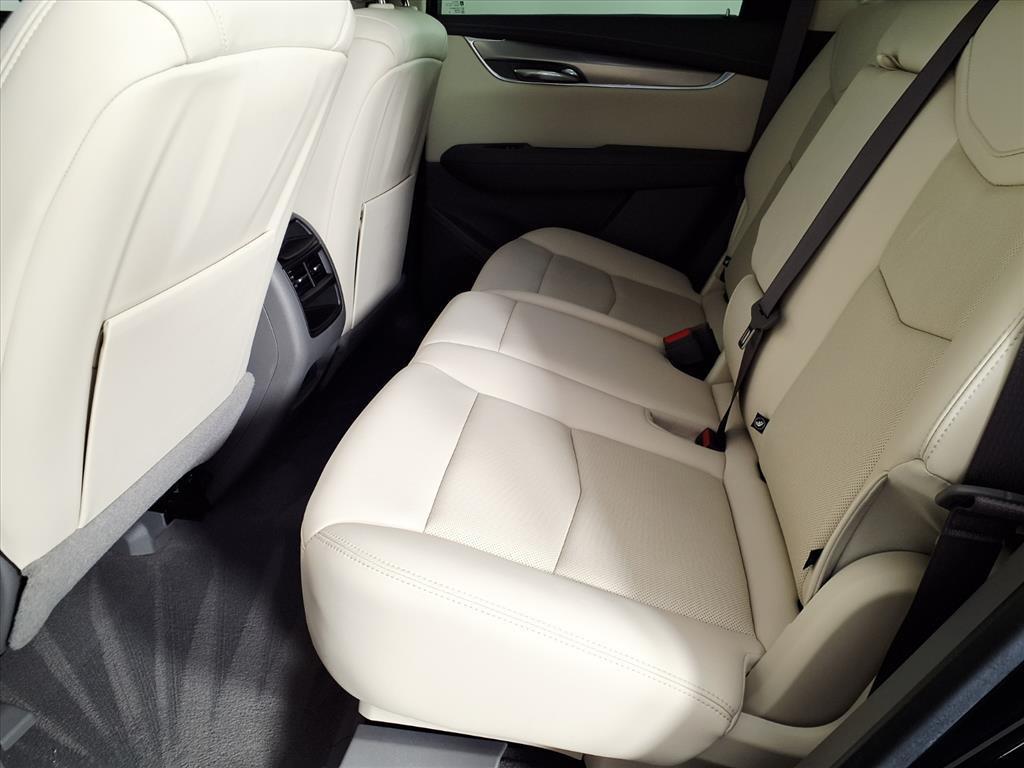 used 2021 Cadillac XT5 car, priced at $32,262