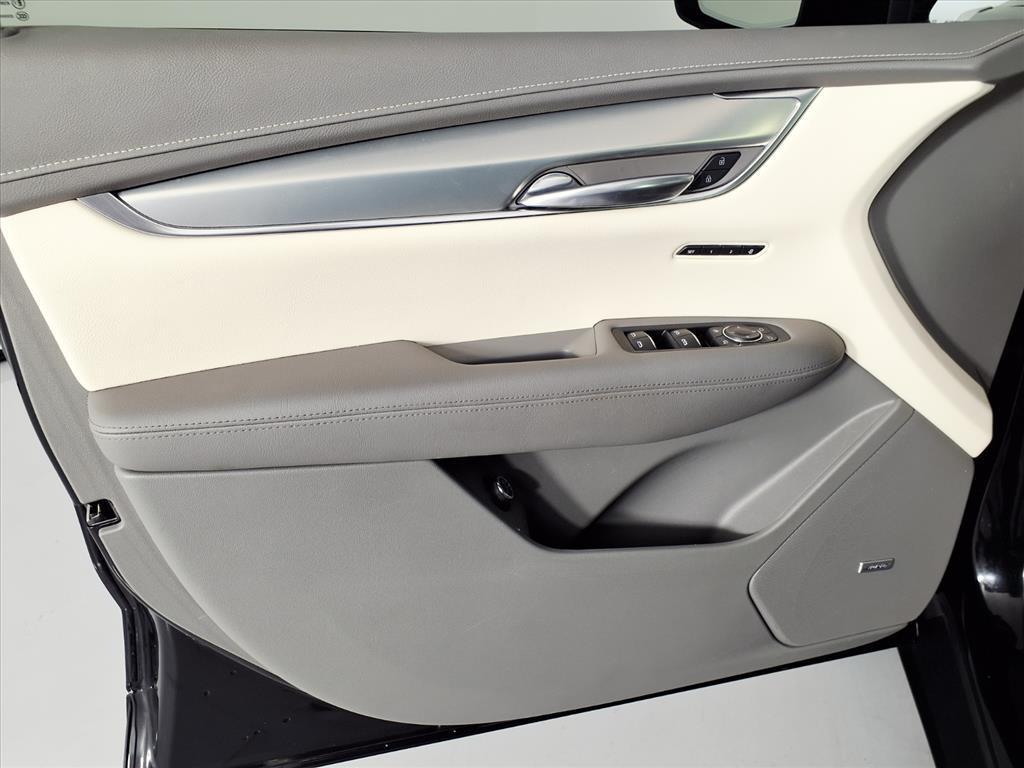 used 2021 Cadillac XT5 car, priced at $32,262