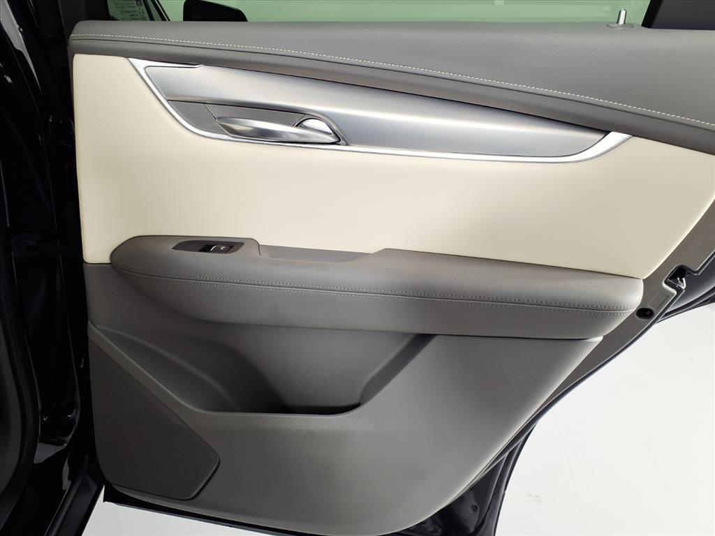 used 2021 Cadillac XT5 car, priced at $32,262