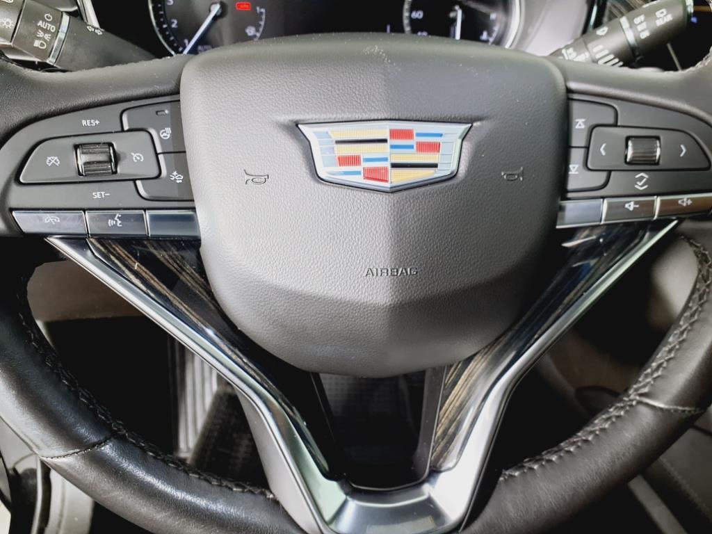 used 2022 Cadillac XT6 car, priced at $29,158