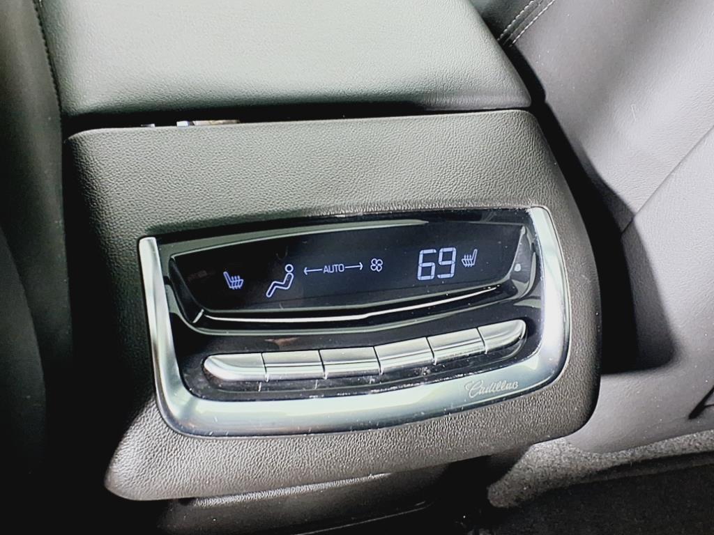 used 2022 Cadillac XT6 car, priced at $29,158
