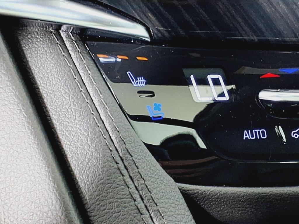 used 2022 Cadillac XT6 car, priced at $29,158