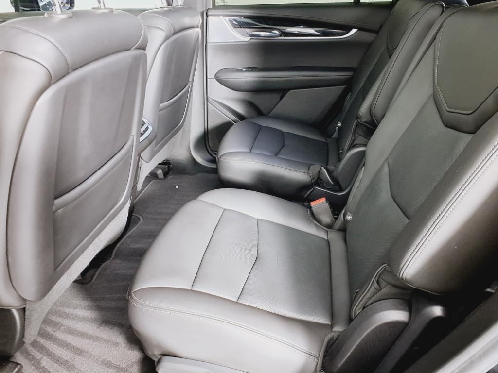 used 2022 Cadillac XT6 car, priced at $29,158