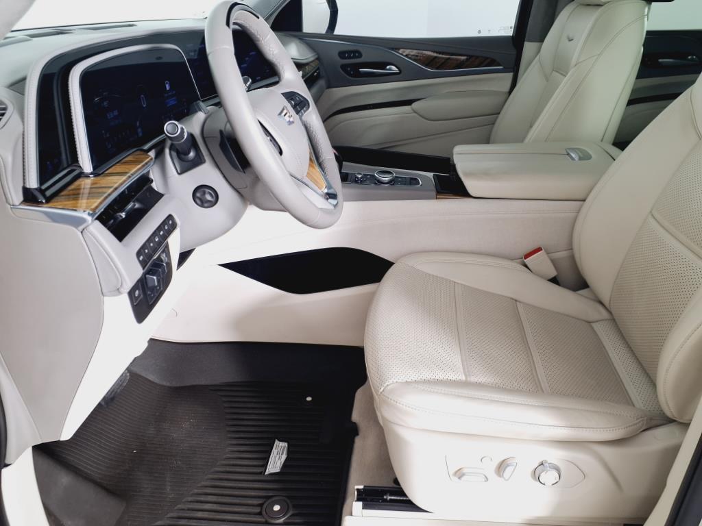 used 2021 Cadillac Escalade ESV car, priced at $67,997