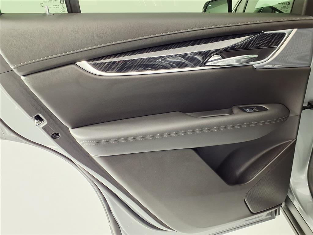 used 2025 Cadillac XT6 car, priced at $50,330